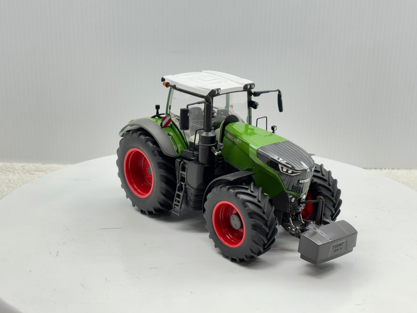 1/32 Fendt 1050 Vario