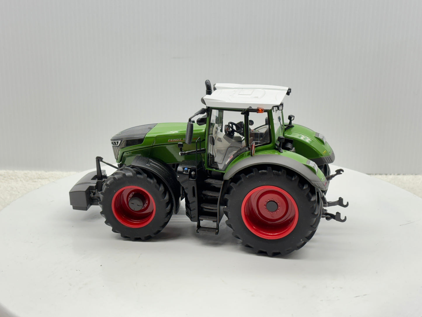 1/32 Fendt 1050 Vario