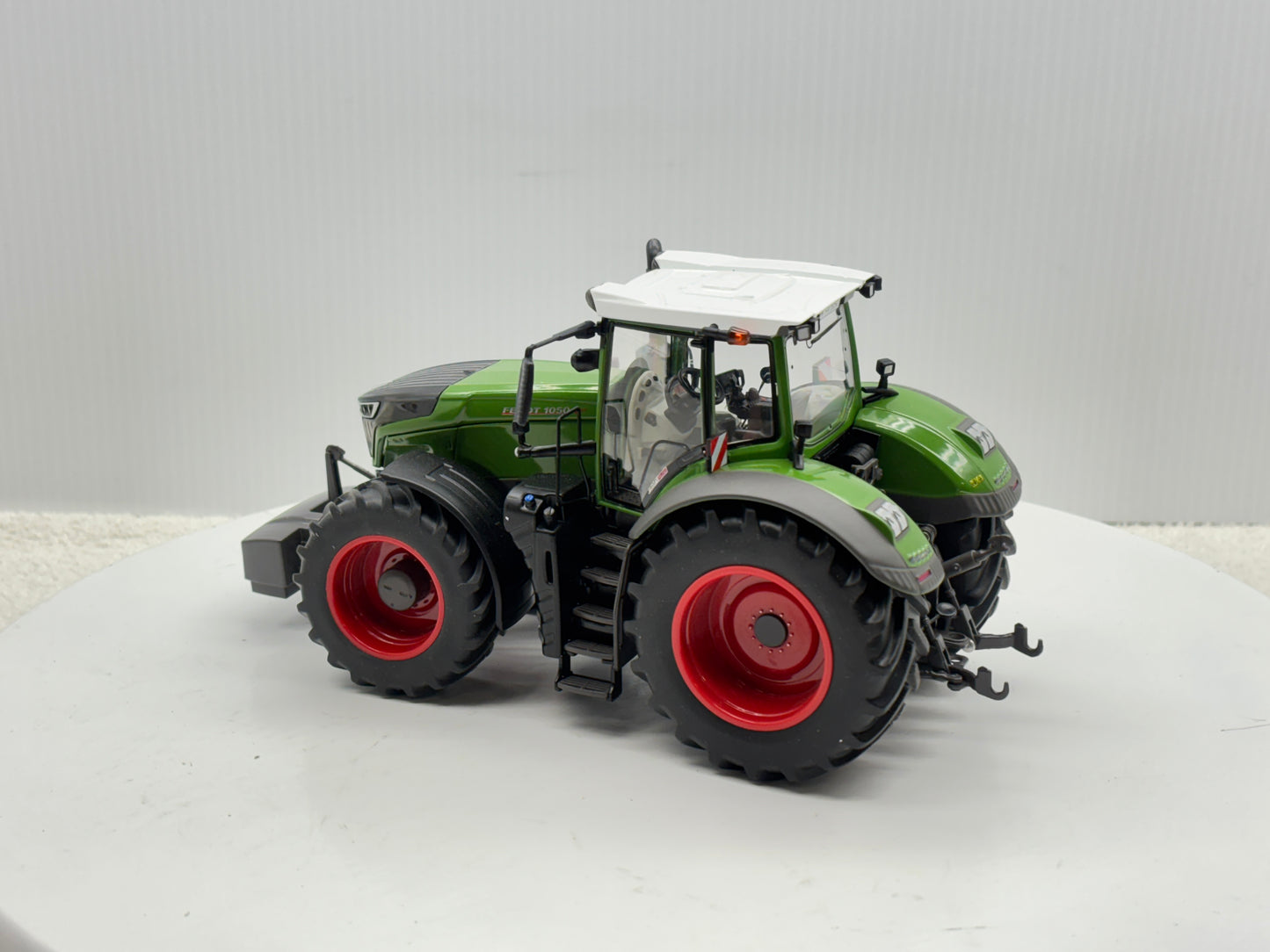1/32 Fendt 1050 Vario