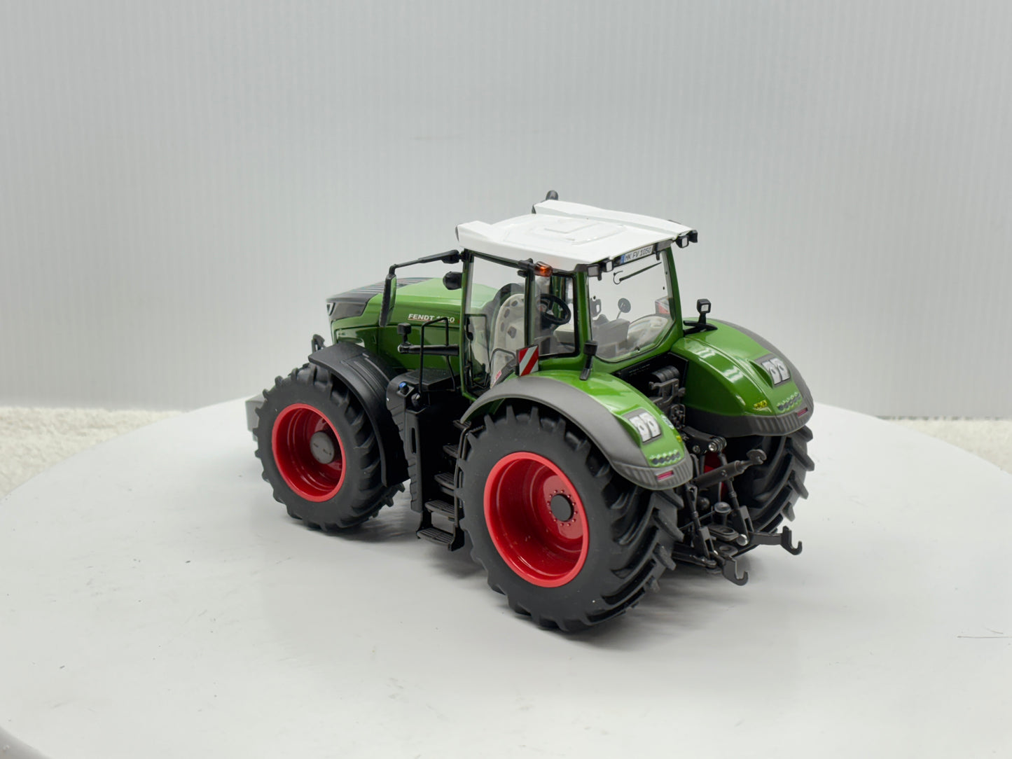 1/32 Fendt 1050 Vario