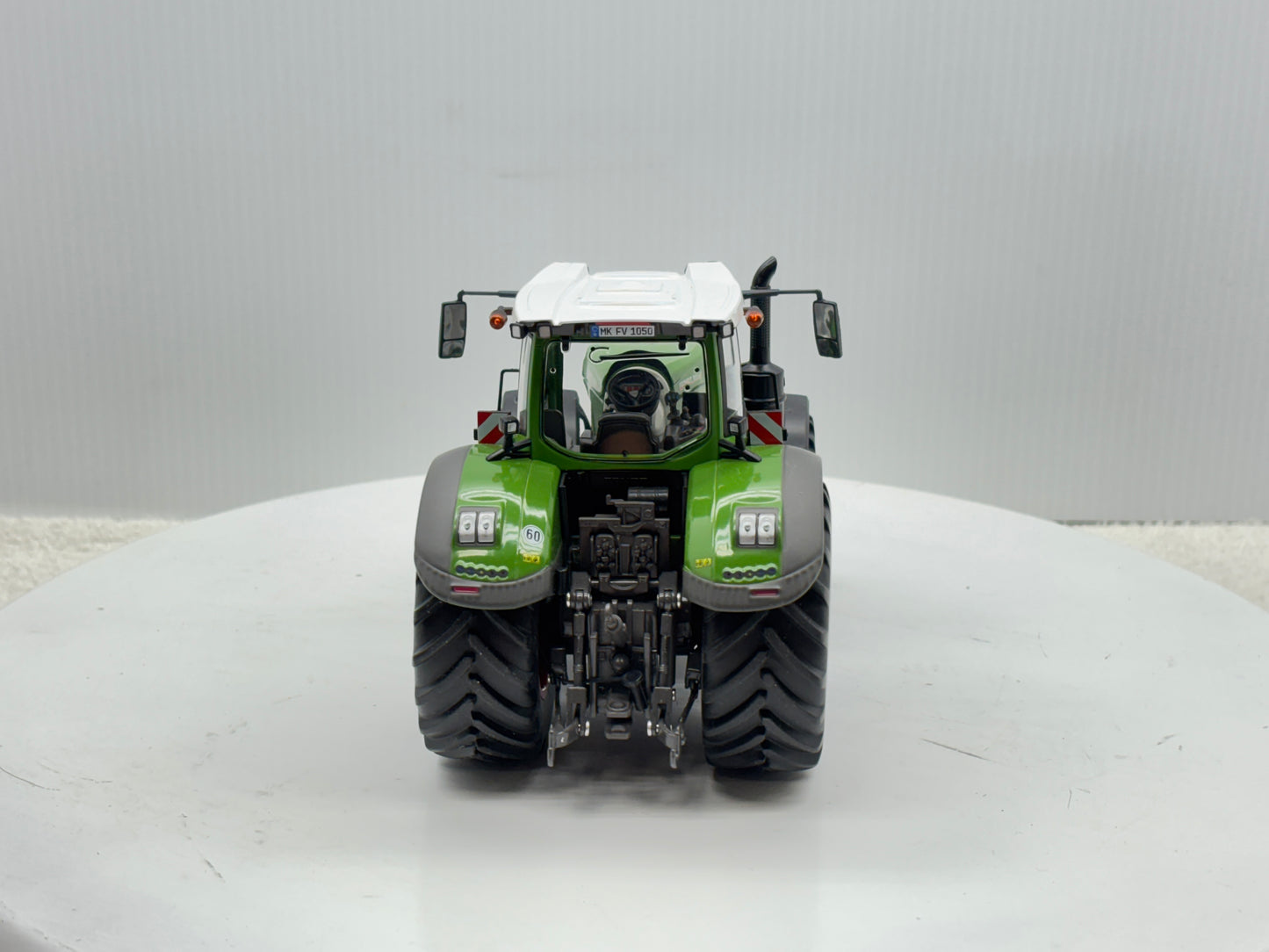 1/32 Fendt 1050 Vario