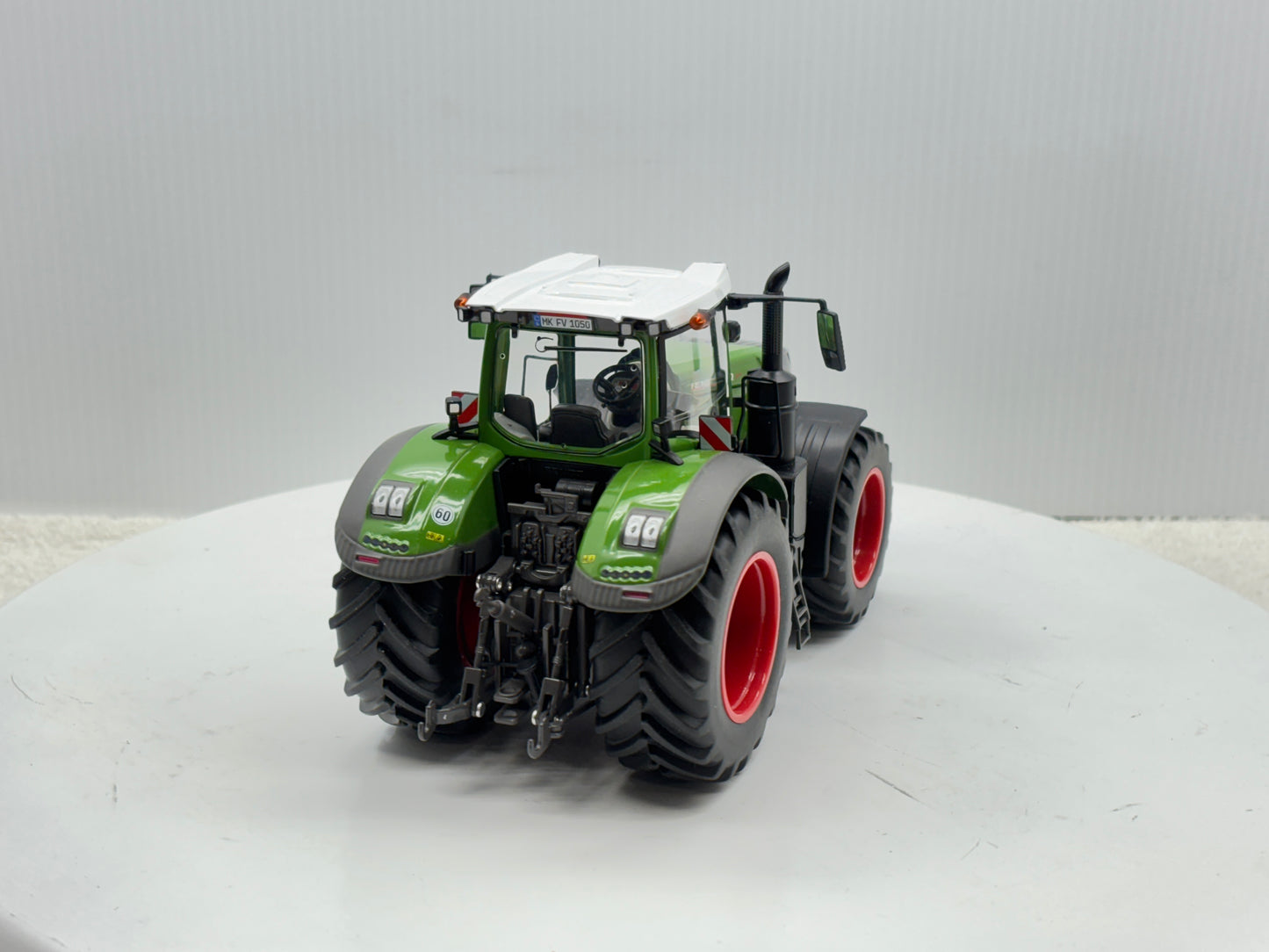 1/32 Fendt 1050 Vario