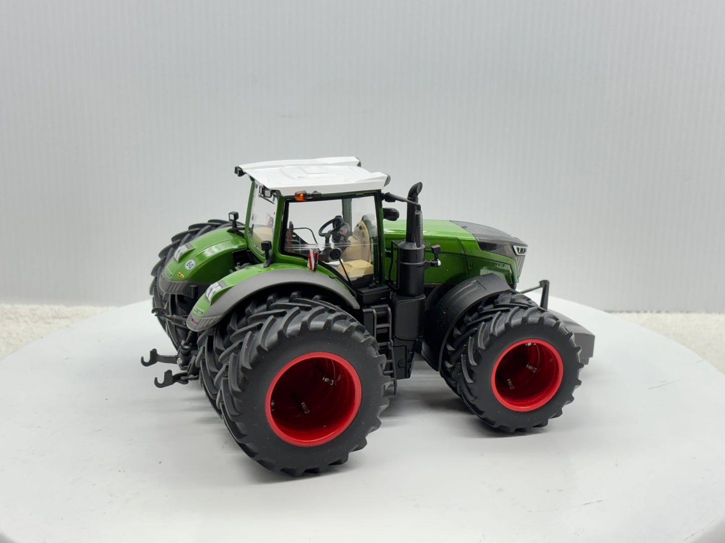 1/32 Fendt 1050 Vario Duals