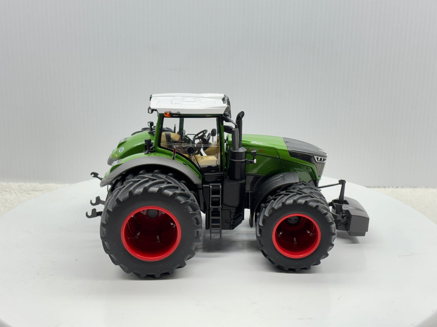 1/32 Fendt 1050 Vario Duals