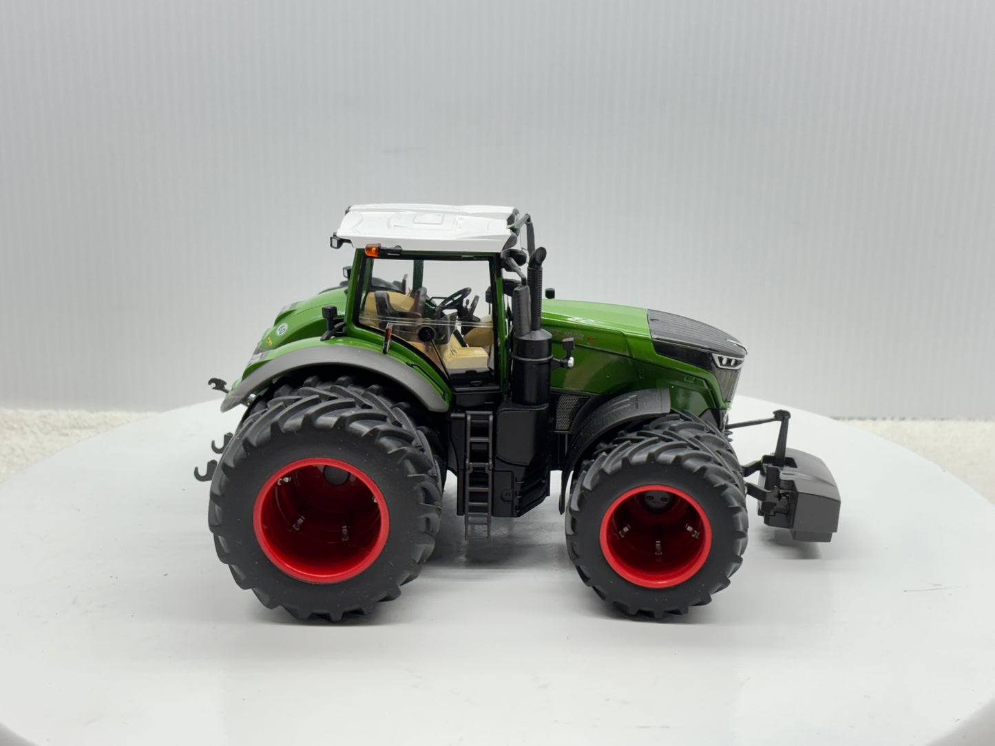 1/32 Fendt 1050 Vario Duals