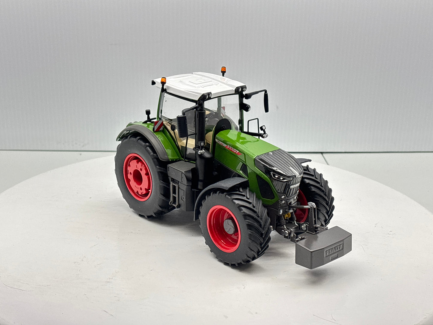 1/32 Fendt 942 Vario Singles