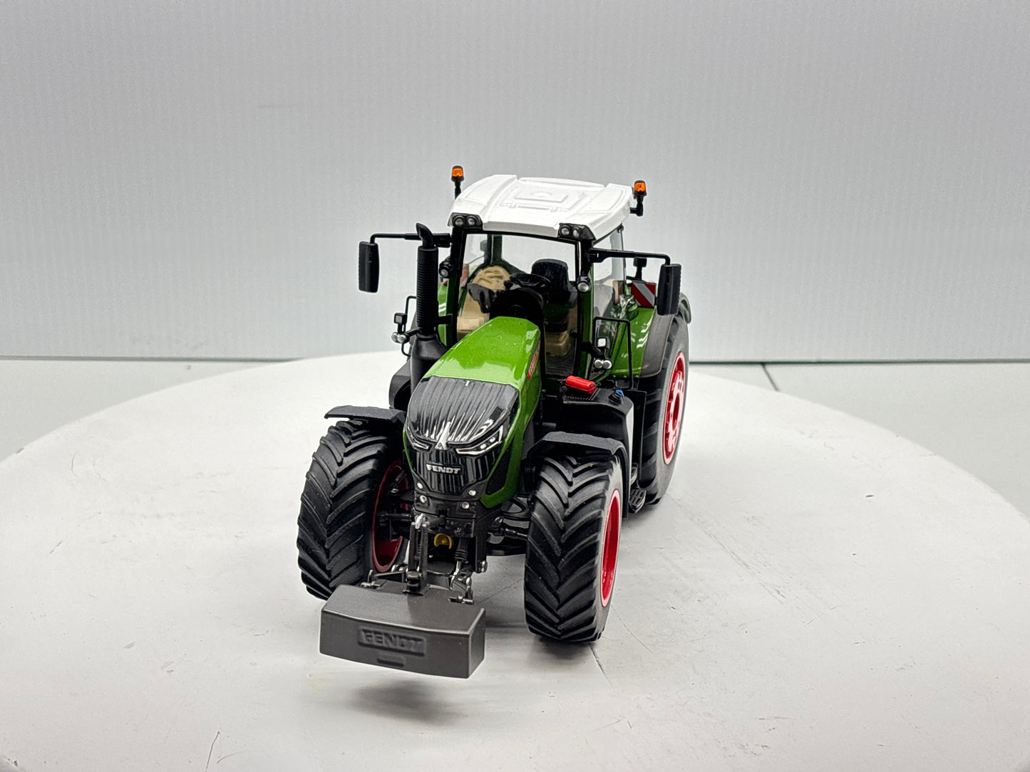 1/32 Fendt 942 Vario Singles