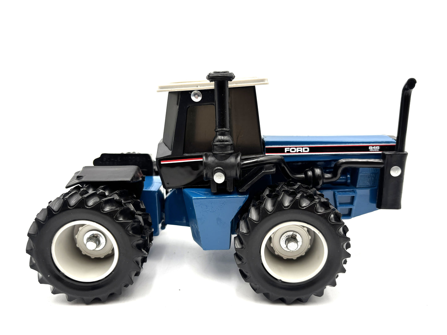 1/32 Ford 846