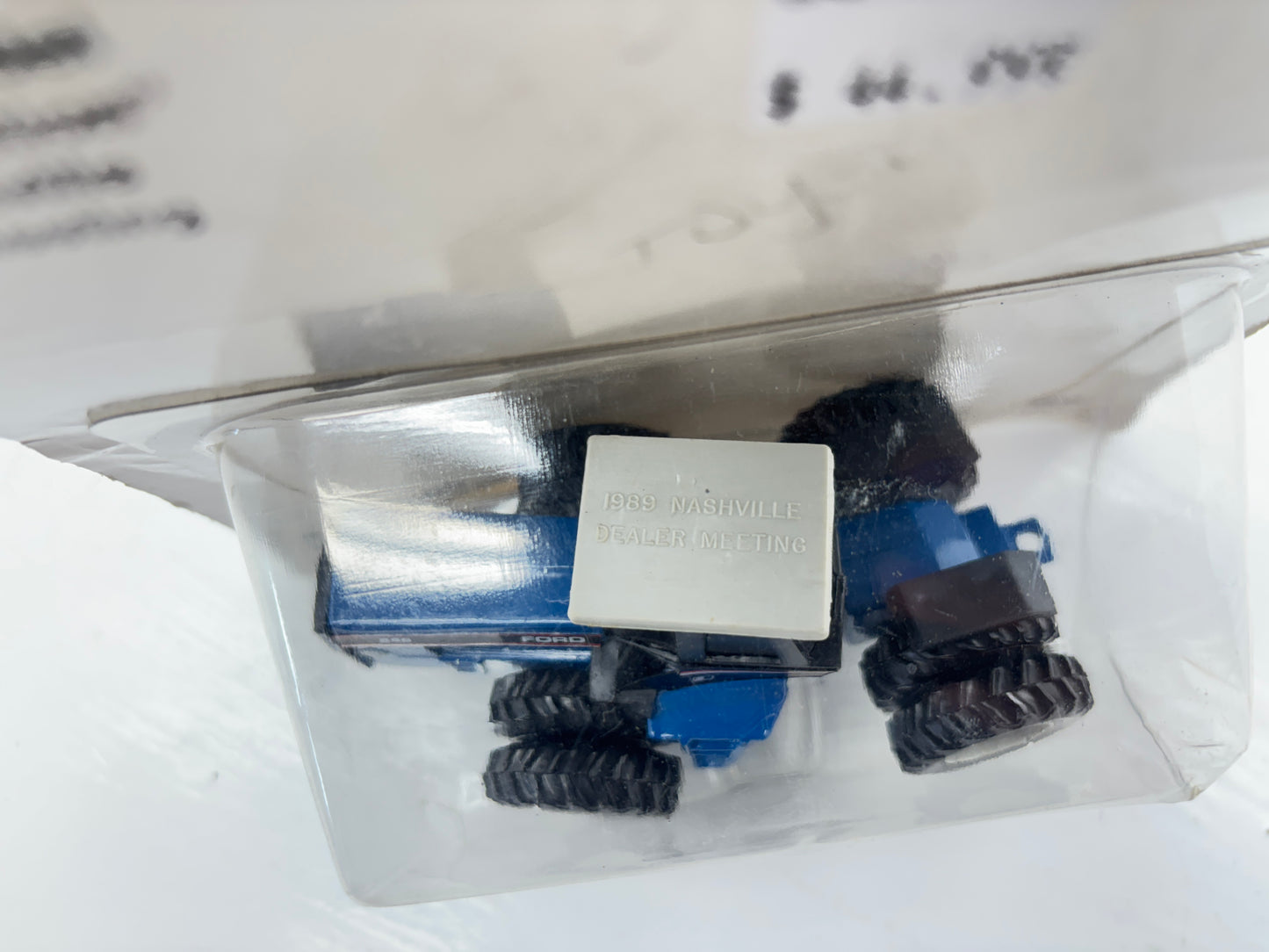 1/64 Ford 846