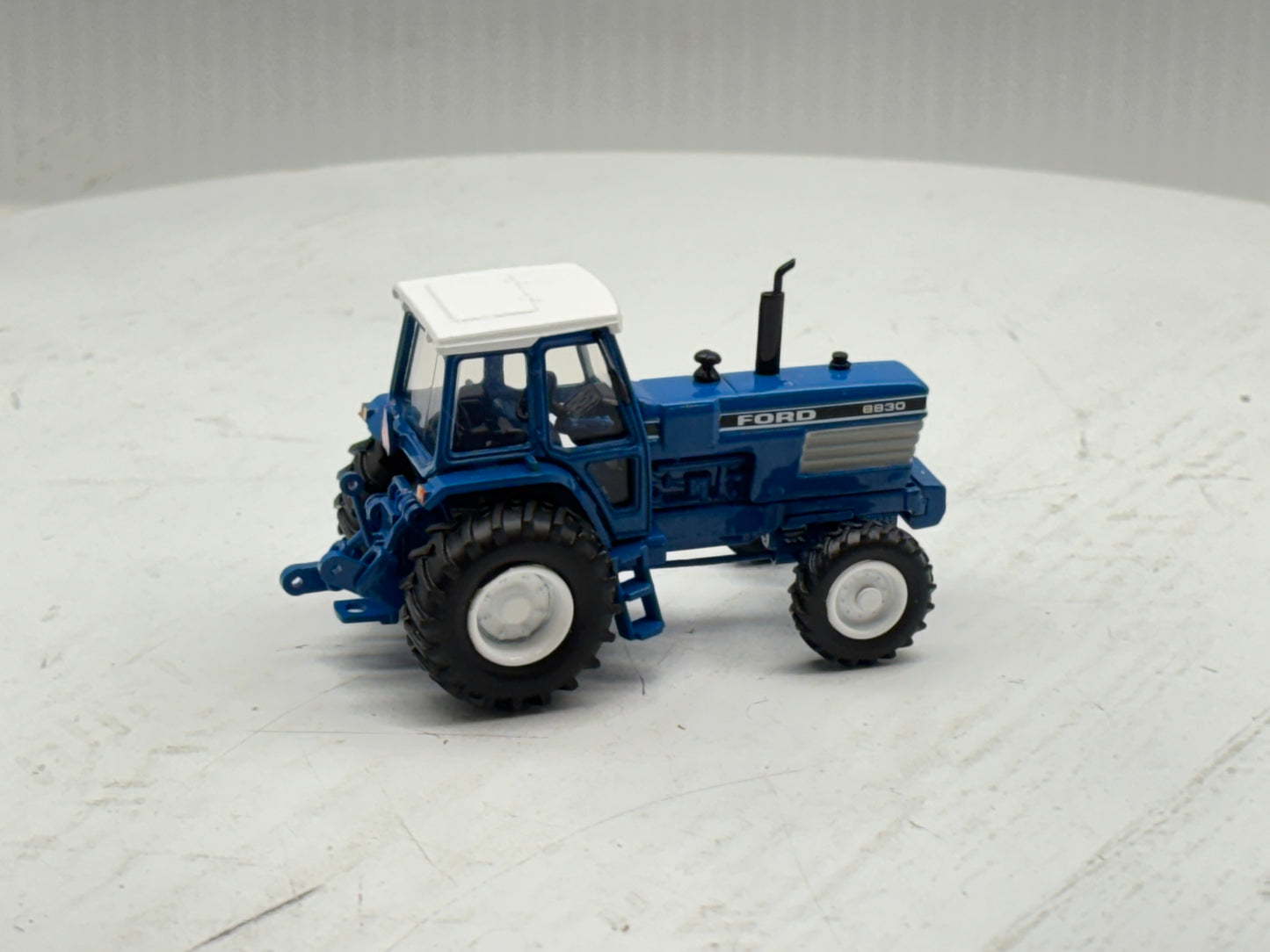 1/64 Ford 8830 2wd