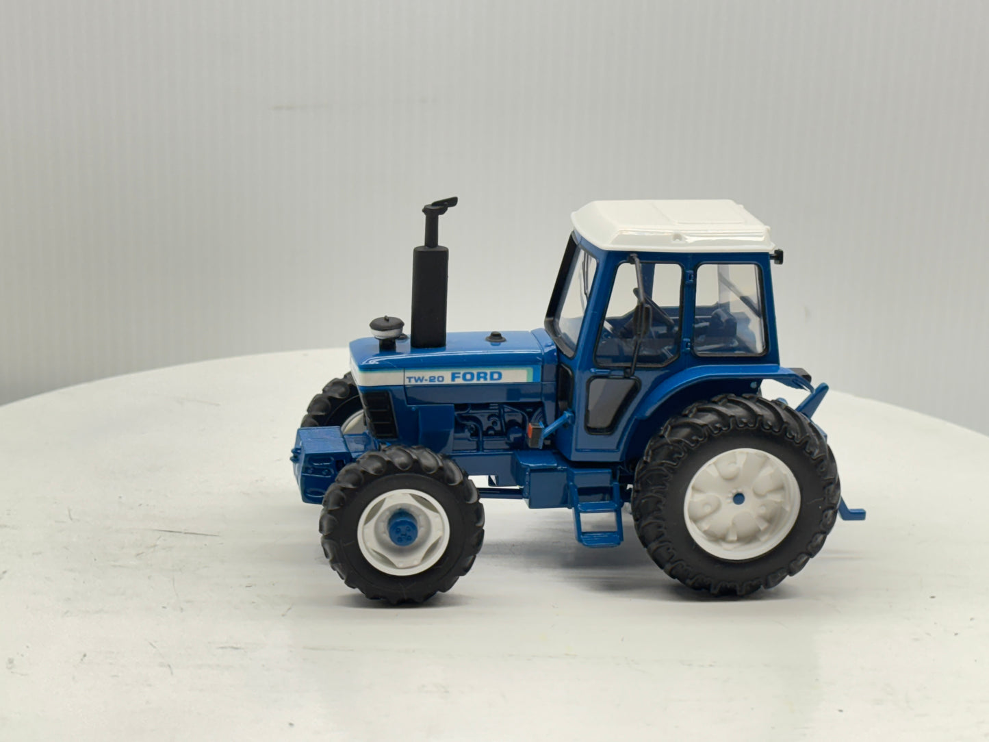 1/32 Ford TW-20