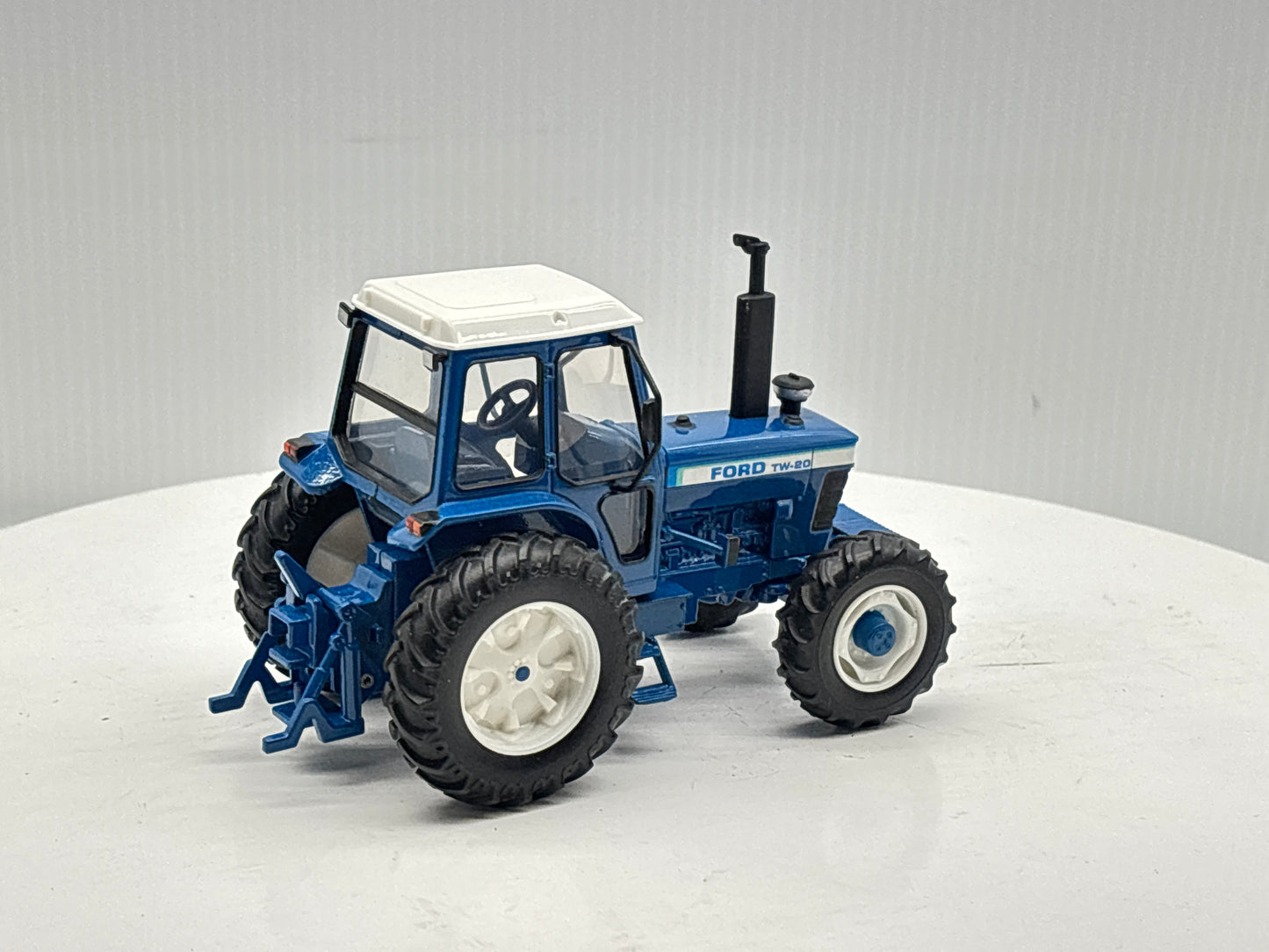 1/32 Ford TW-20