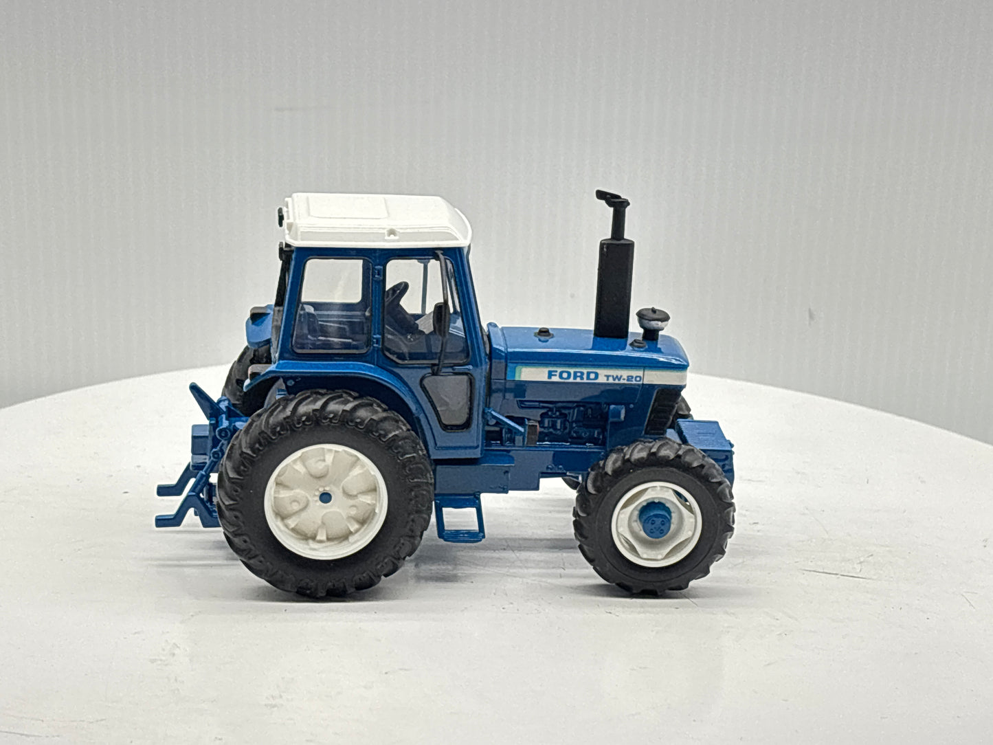 1/32 Ford TW-20