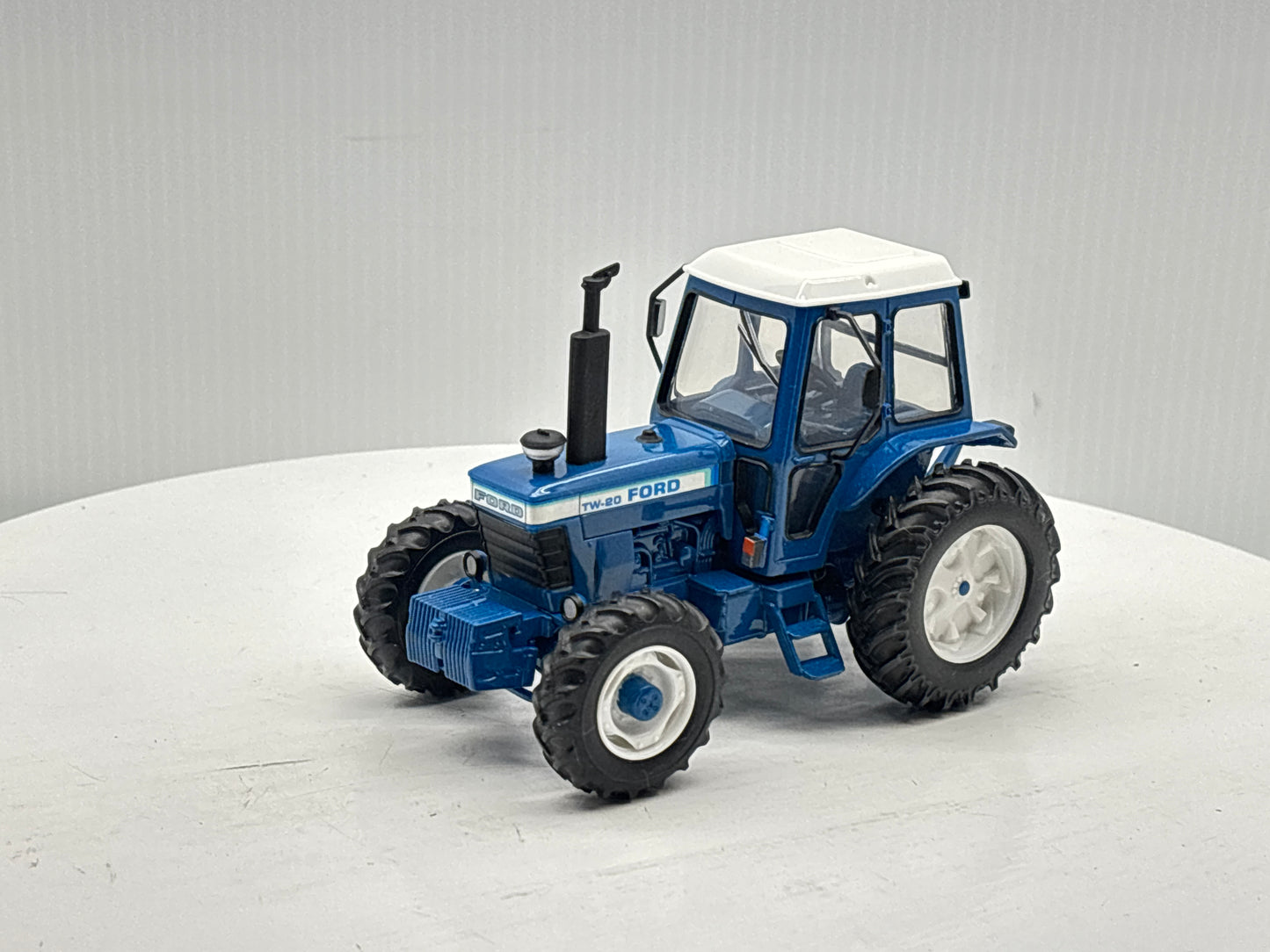 1/32 Ford TW-20