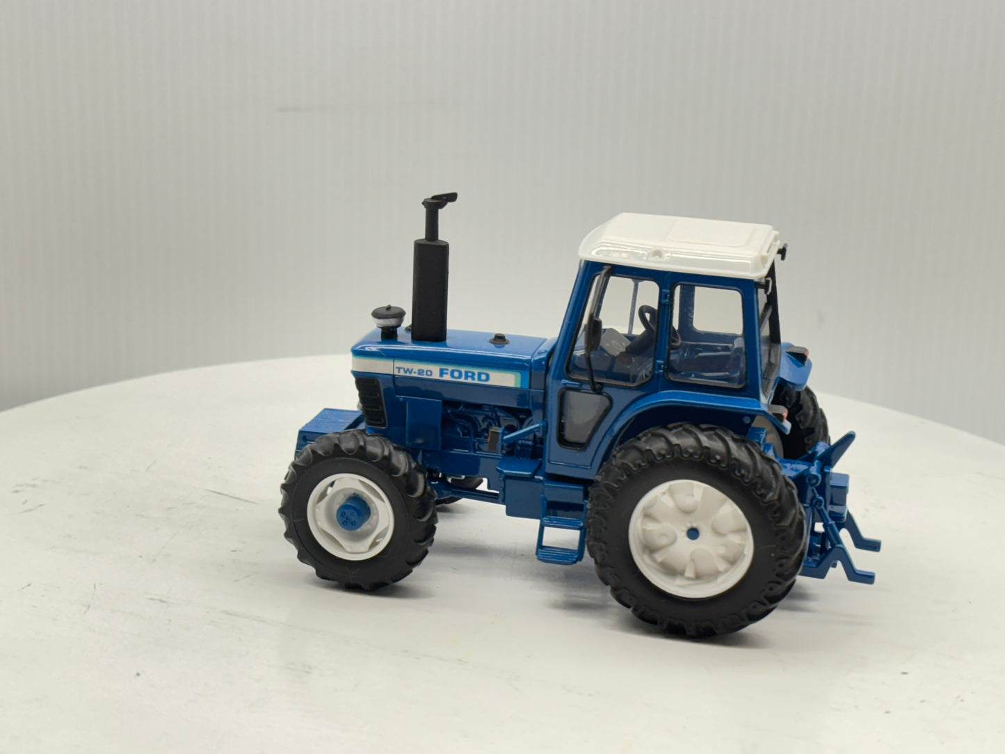 1/32 Ford TW-20