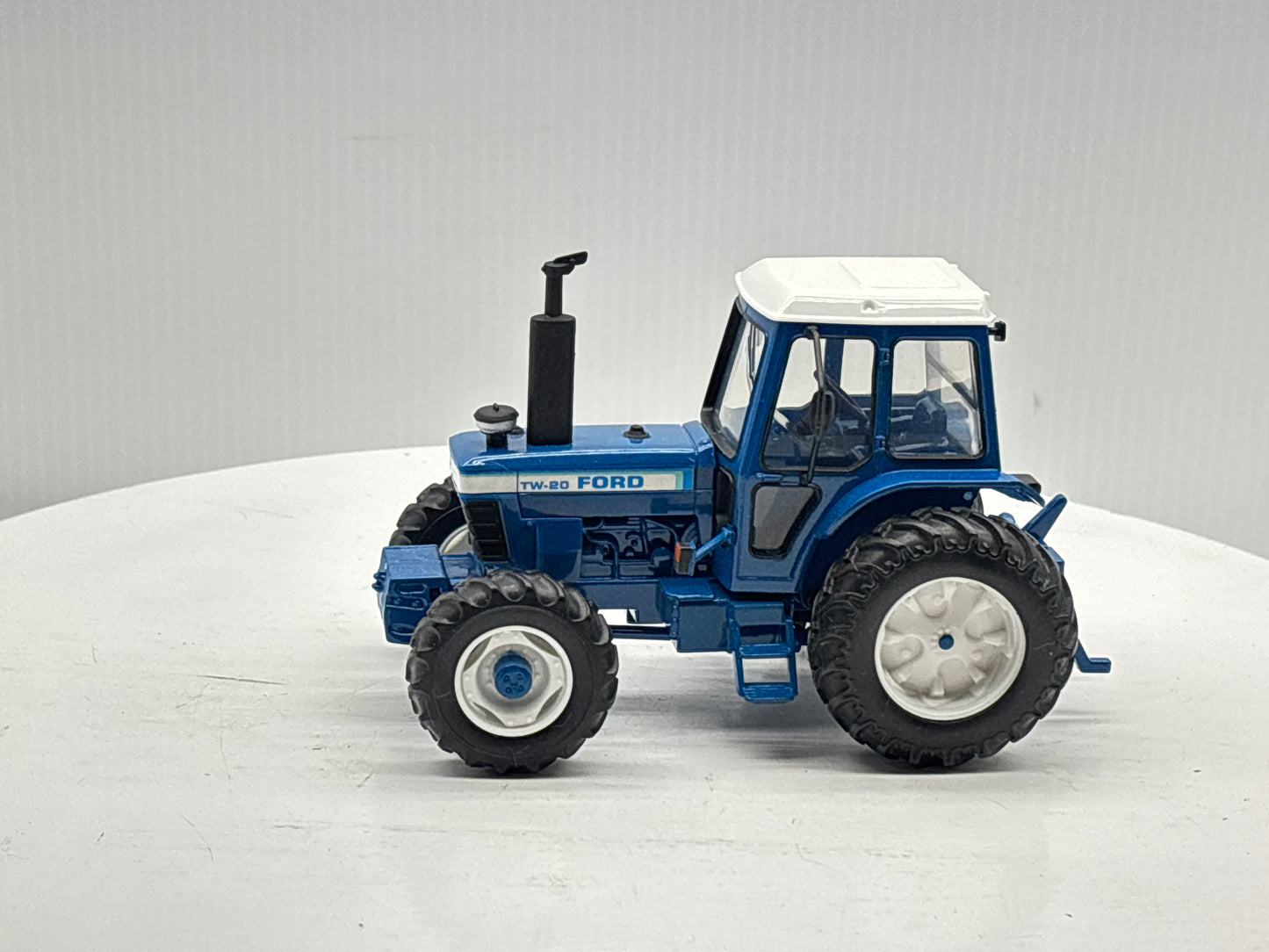 1/32 Ford TW-20