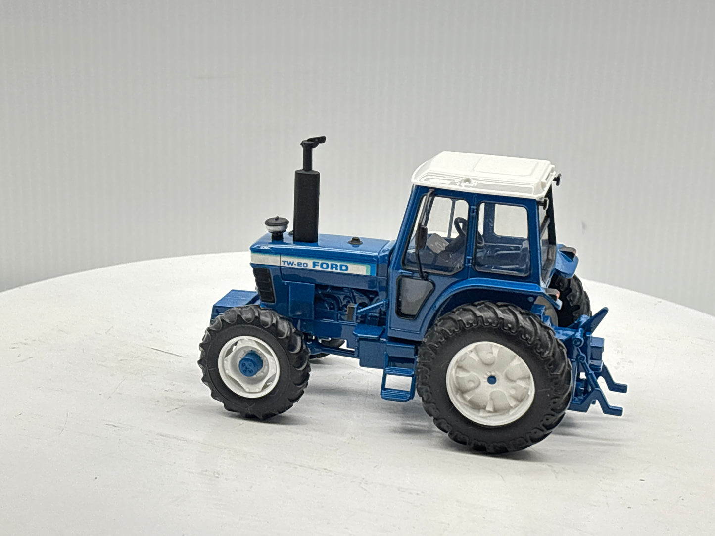1/32 Ford TW-20