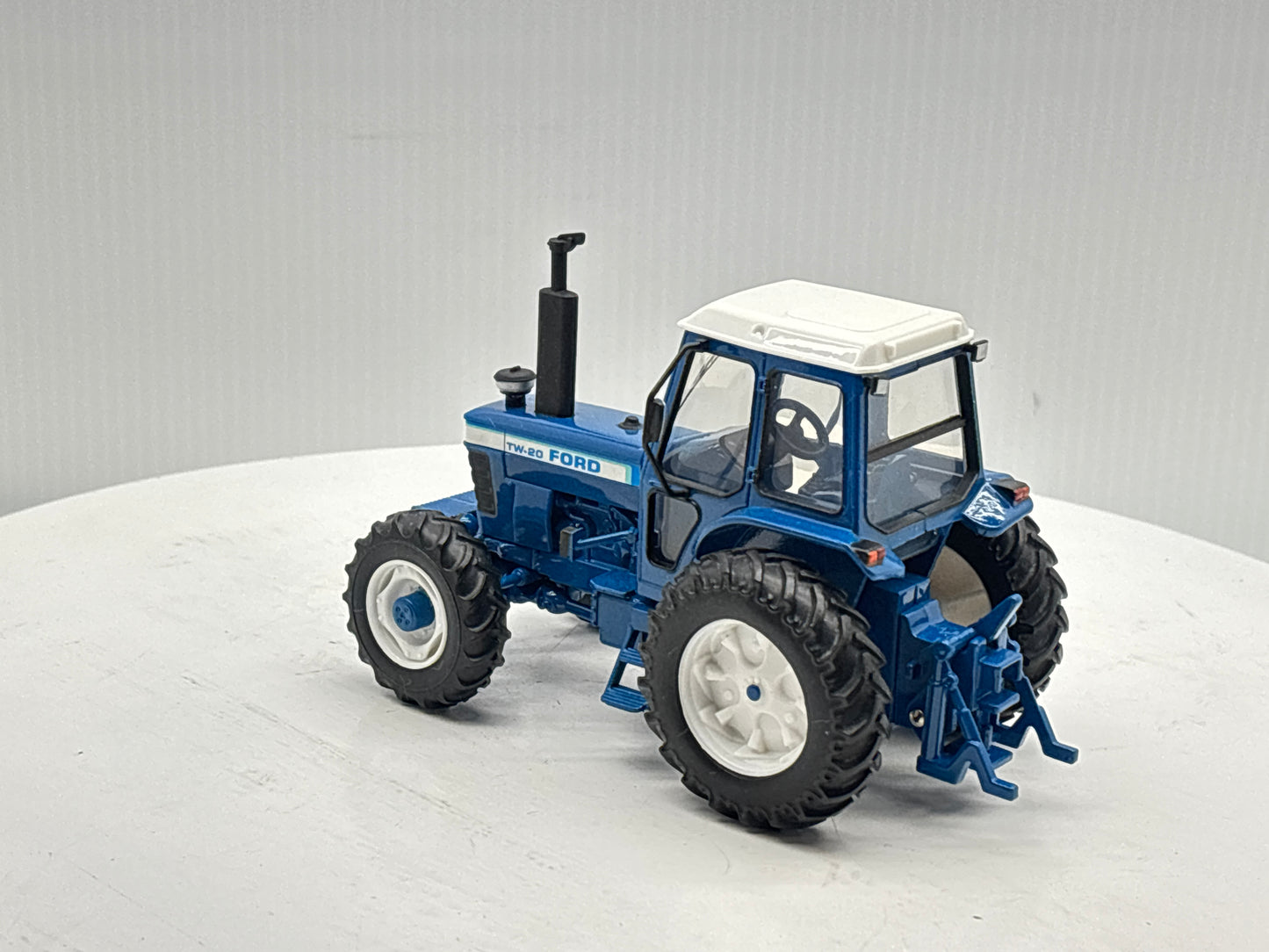 1/32 Ford TW-20