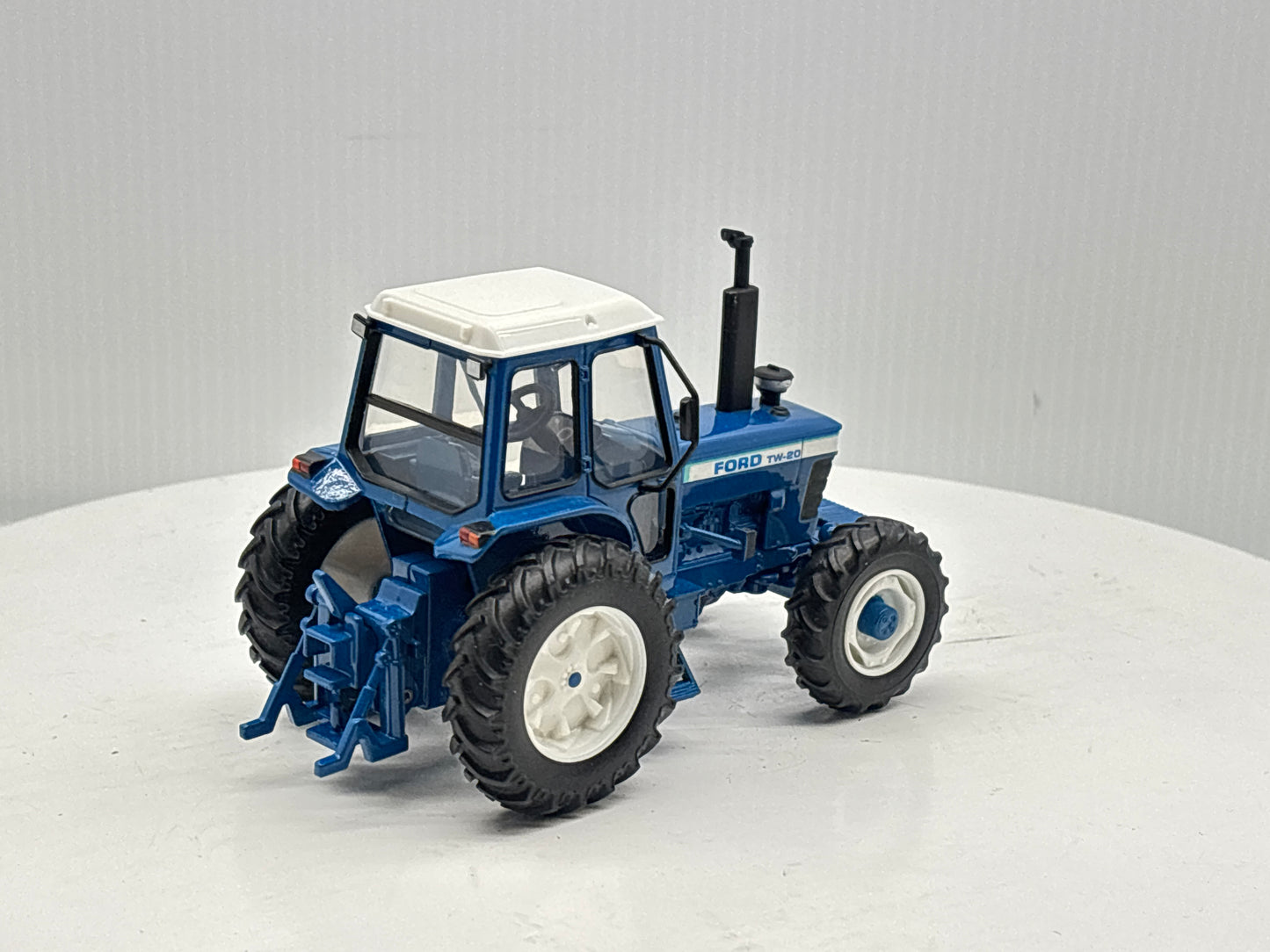 1/32 Ford TW-20