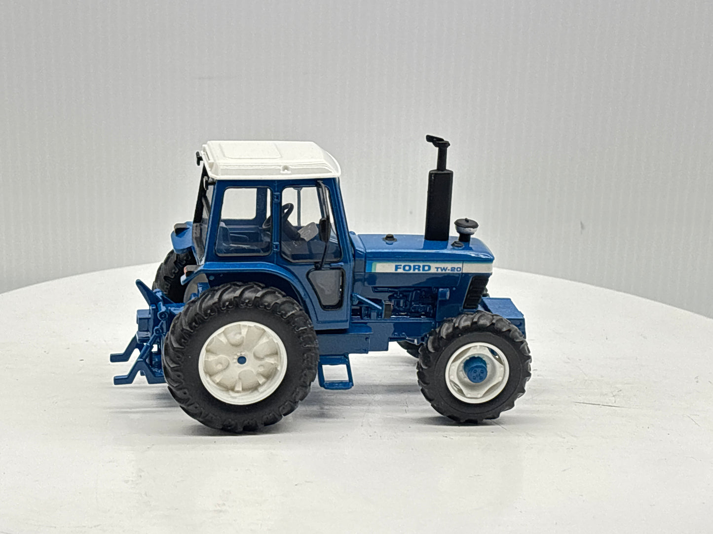 1/32 Ford TW-20