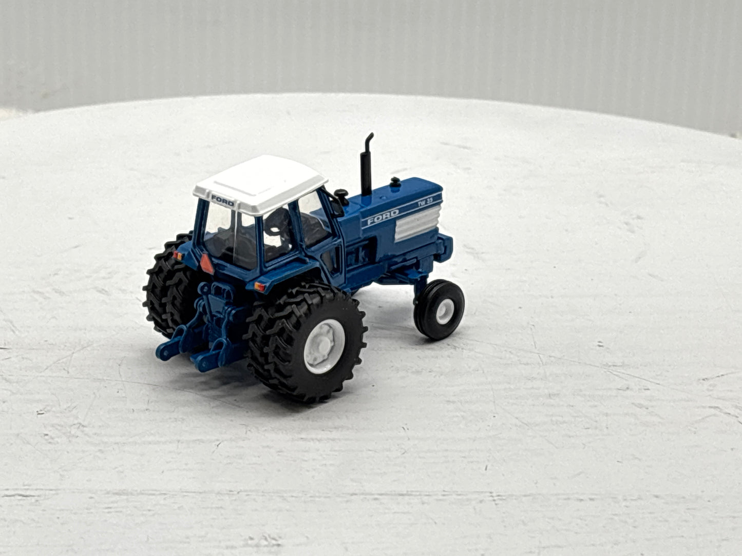 1/64 Ford TW-35 2wd