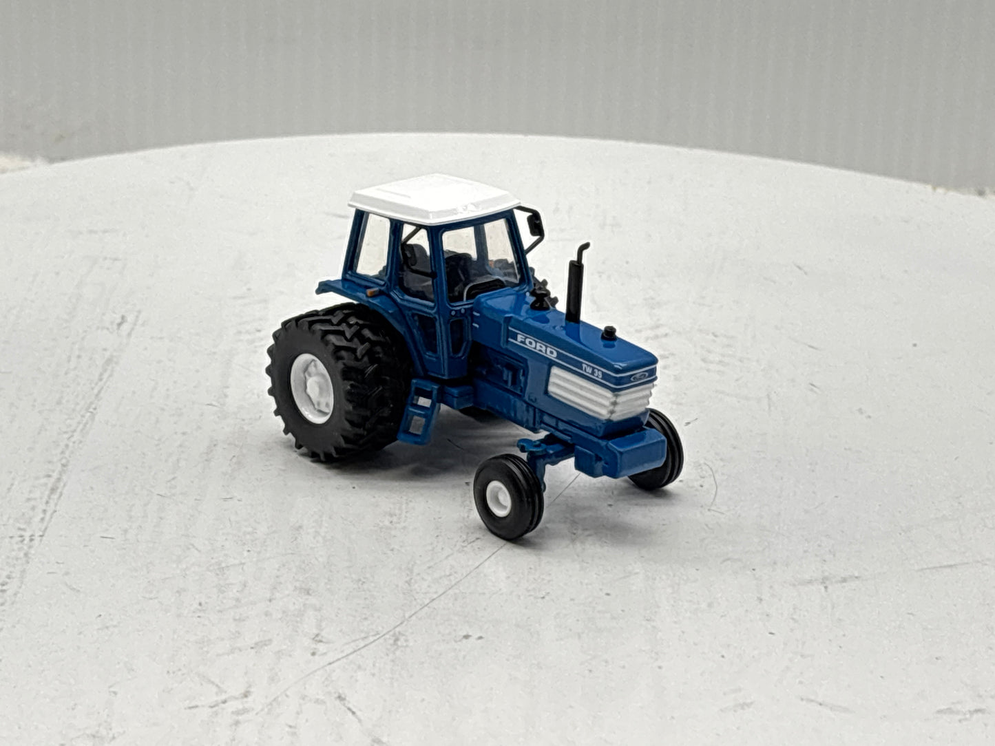 1/64 Ford TW-35 2wd