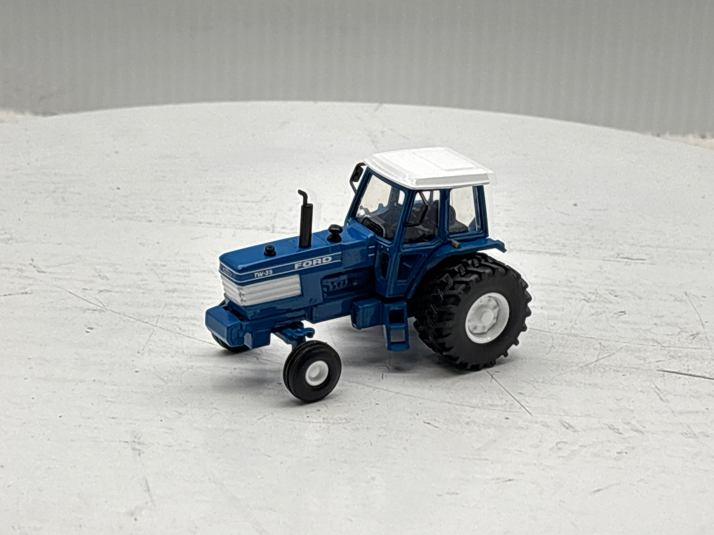1/64 Ford TW-35 2wd