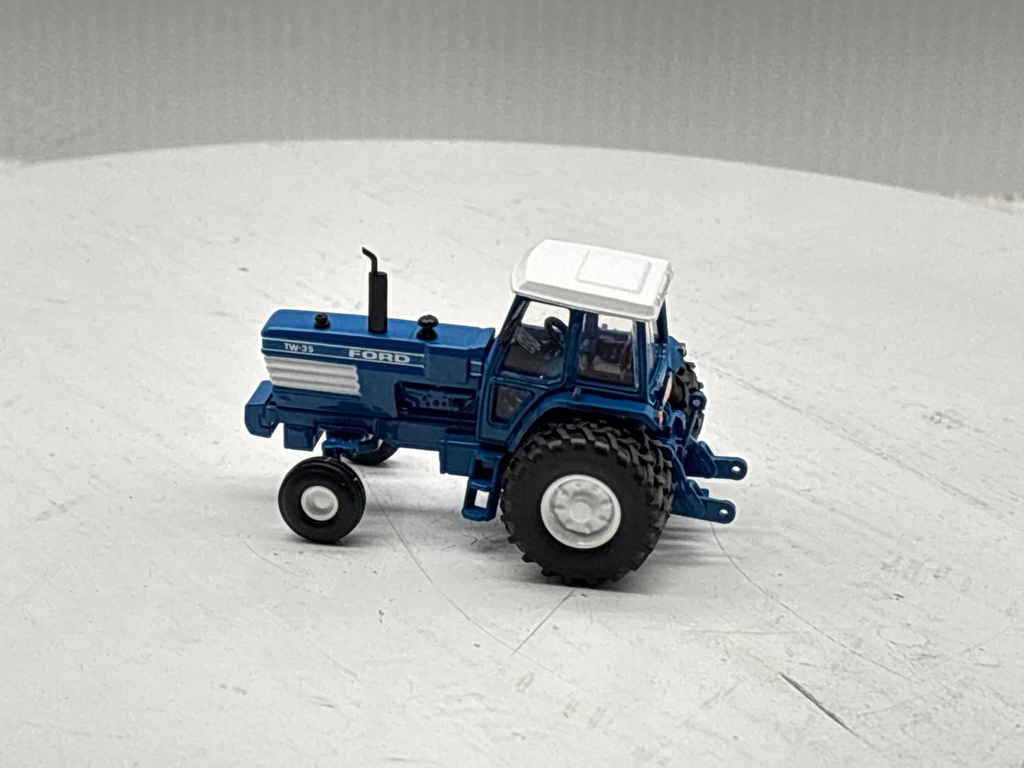 1/64 Ford TW-35 2wd