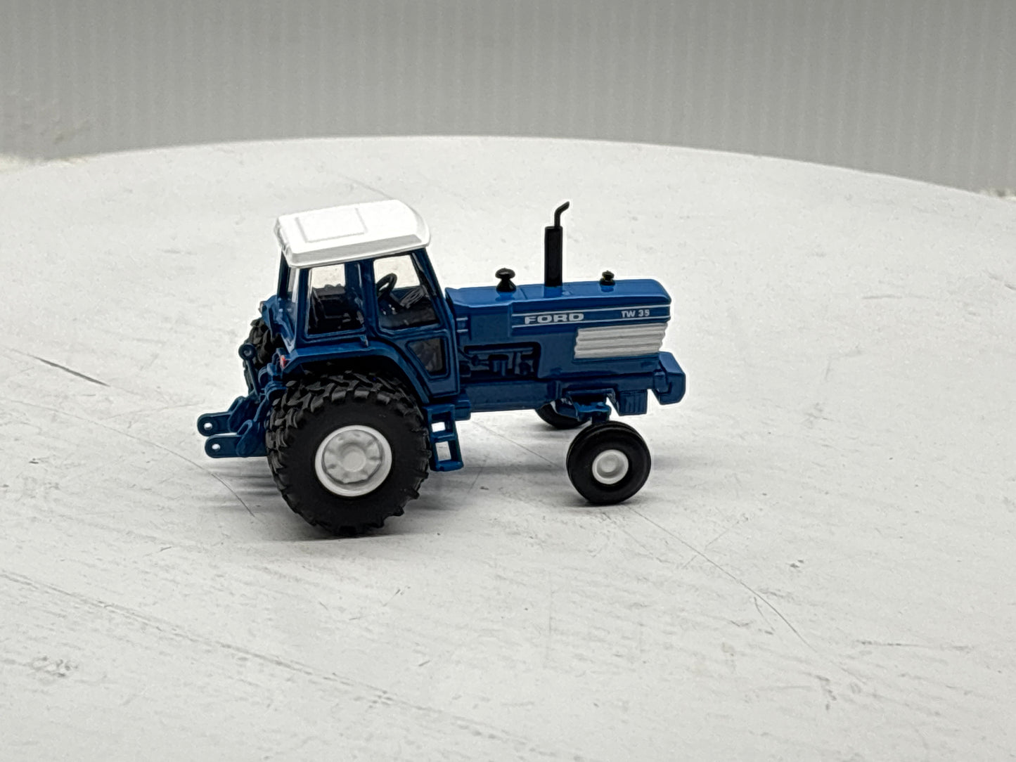 1/64 Ford TW-35 2wd