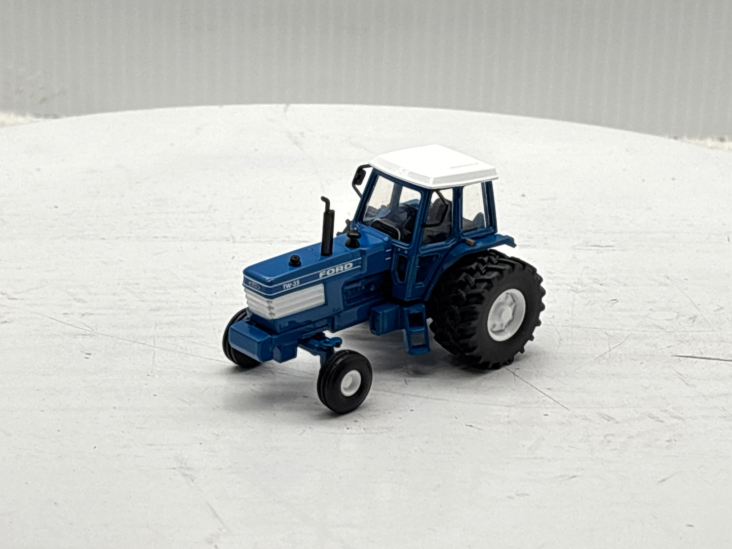 1/64 Ford TW-35 2wd