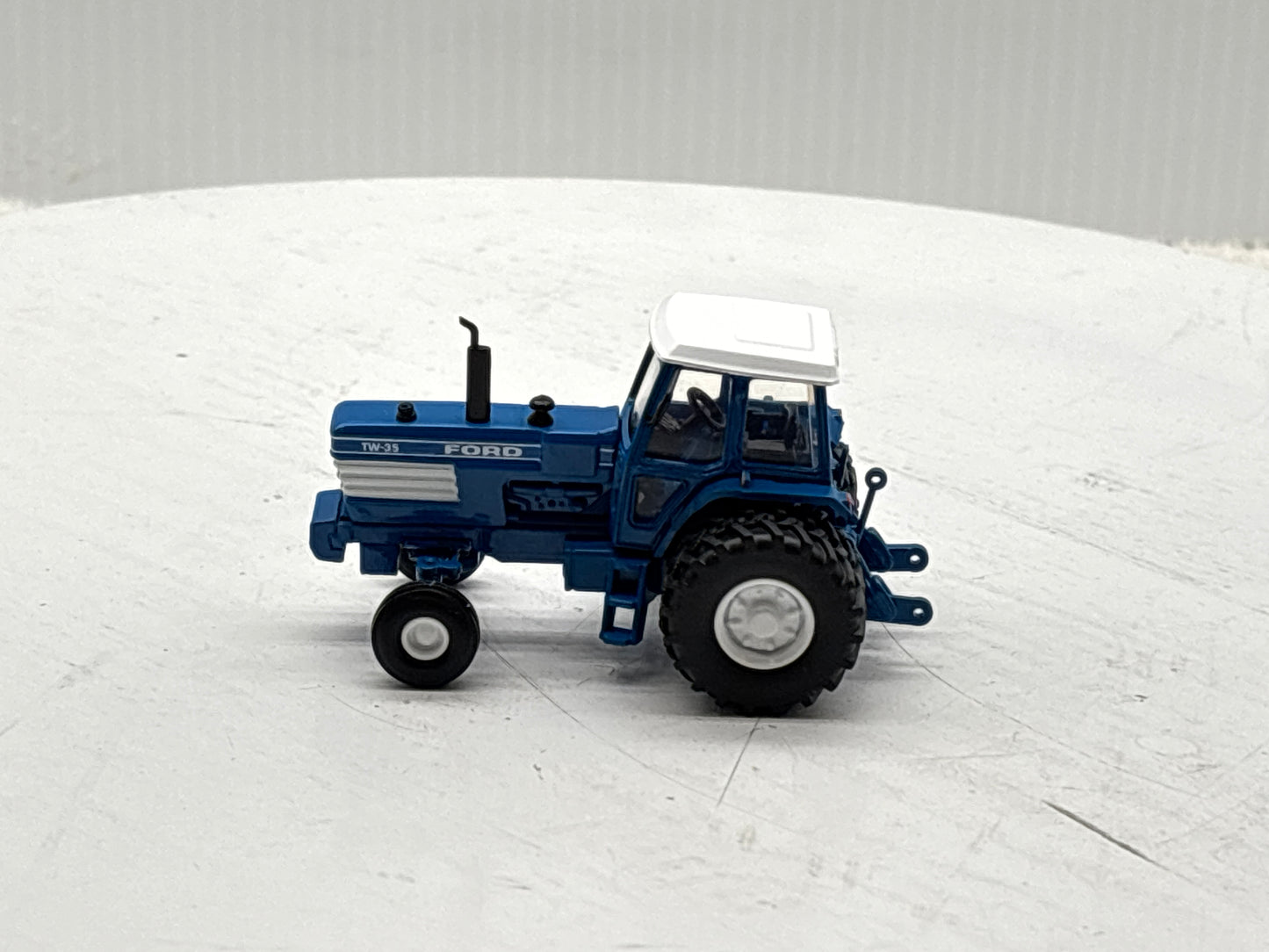 1/64 Ford TW-35 2wd