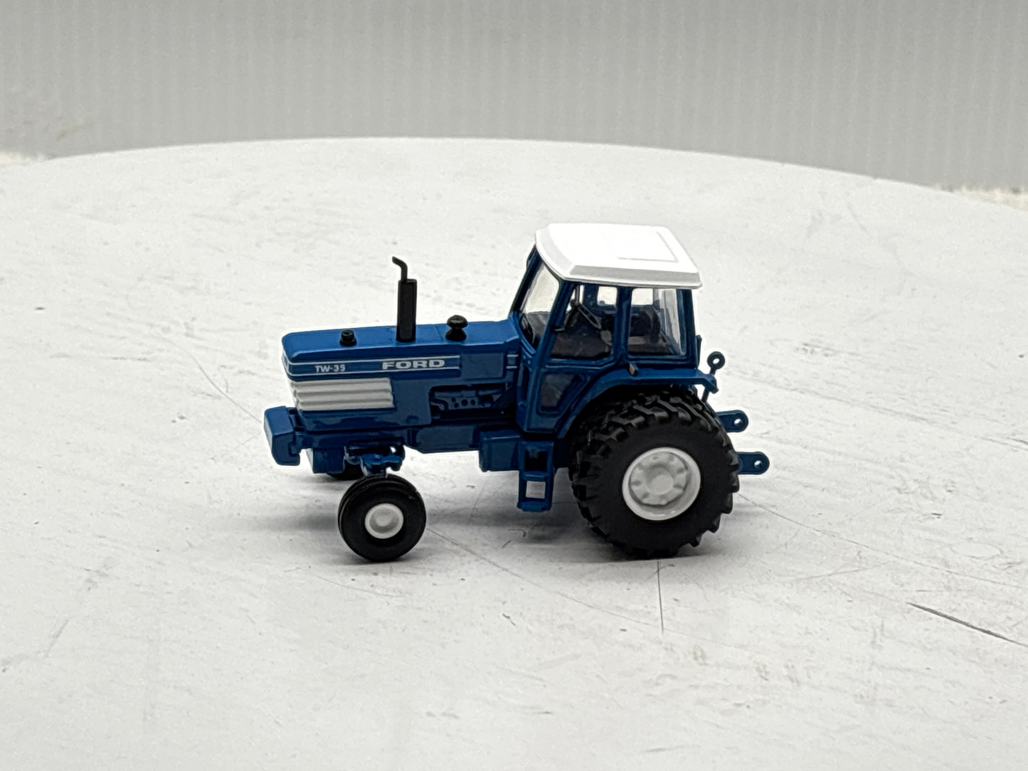 1/64 Ford TW-35 2wd