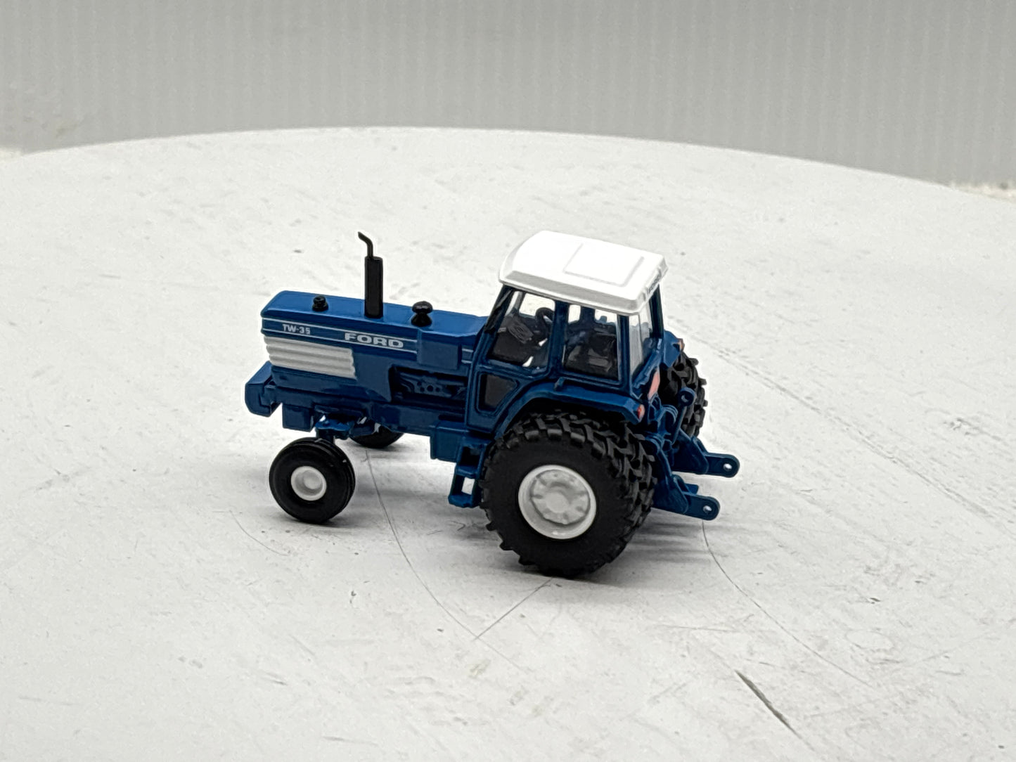 1/64 Ford TW-35 2wd