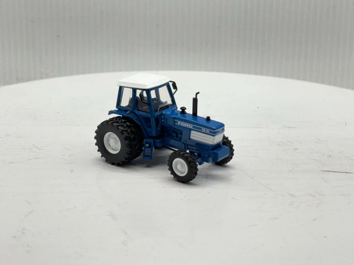 1/64 Ford TW-35 FWA