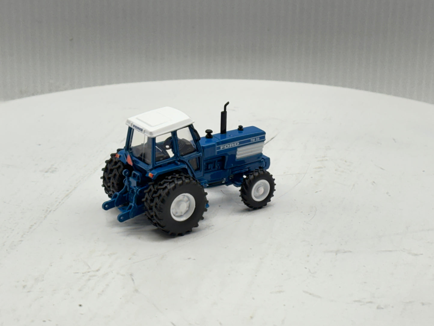 1/64 Ford TW-35 FWA