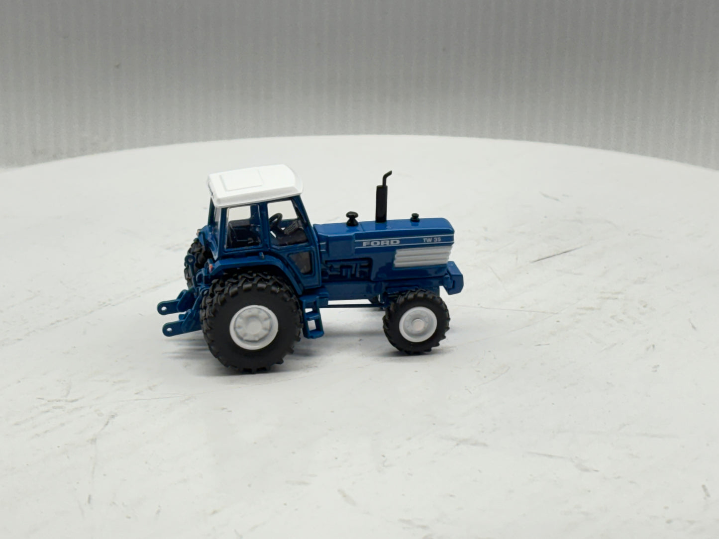 1/64 Ford TW-35 FWA