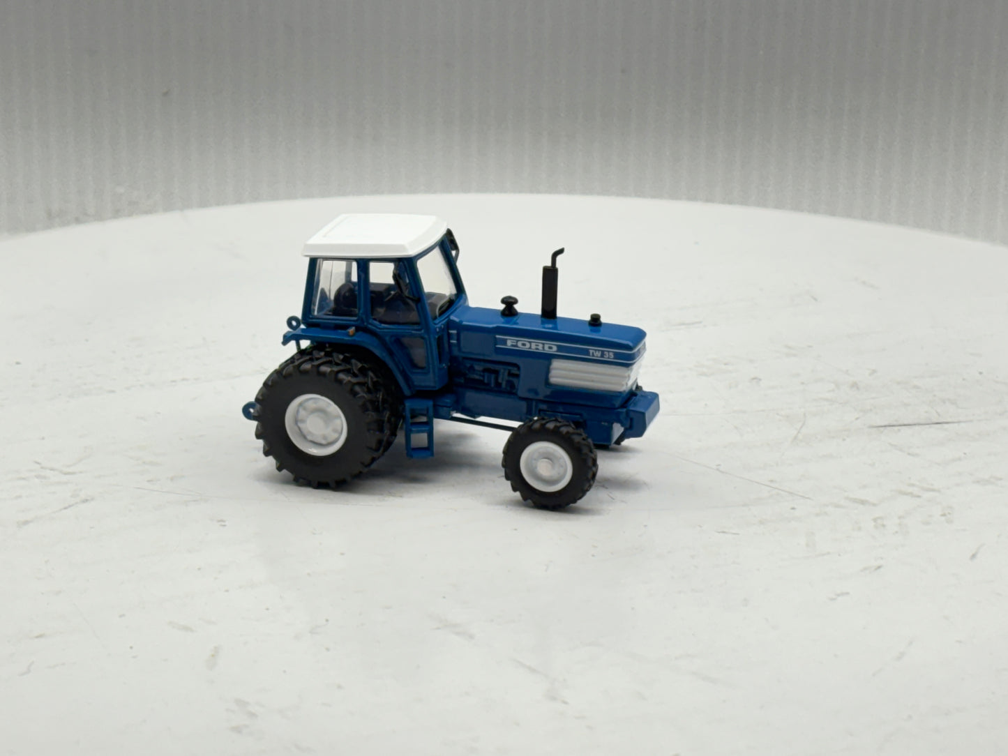 1/64 Ford TW-35 FWA