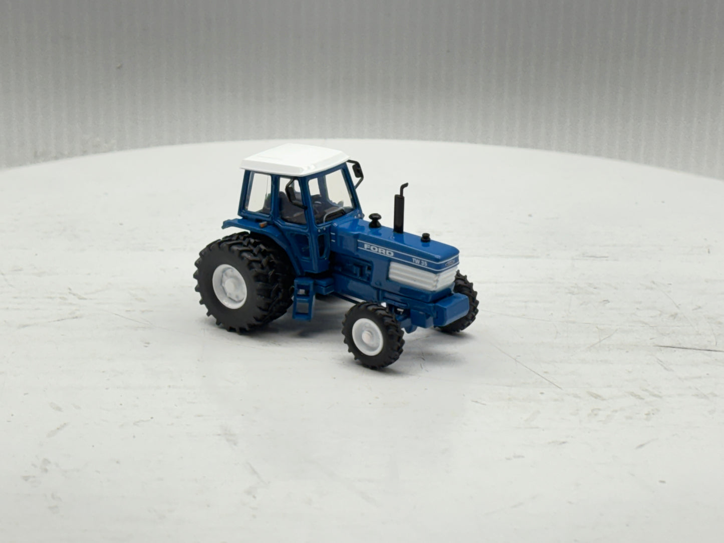 1/64 Ford TW-35 FWA