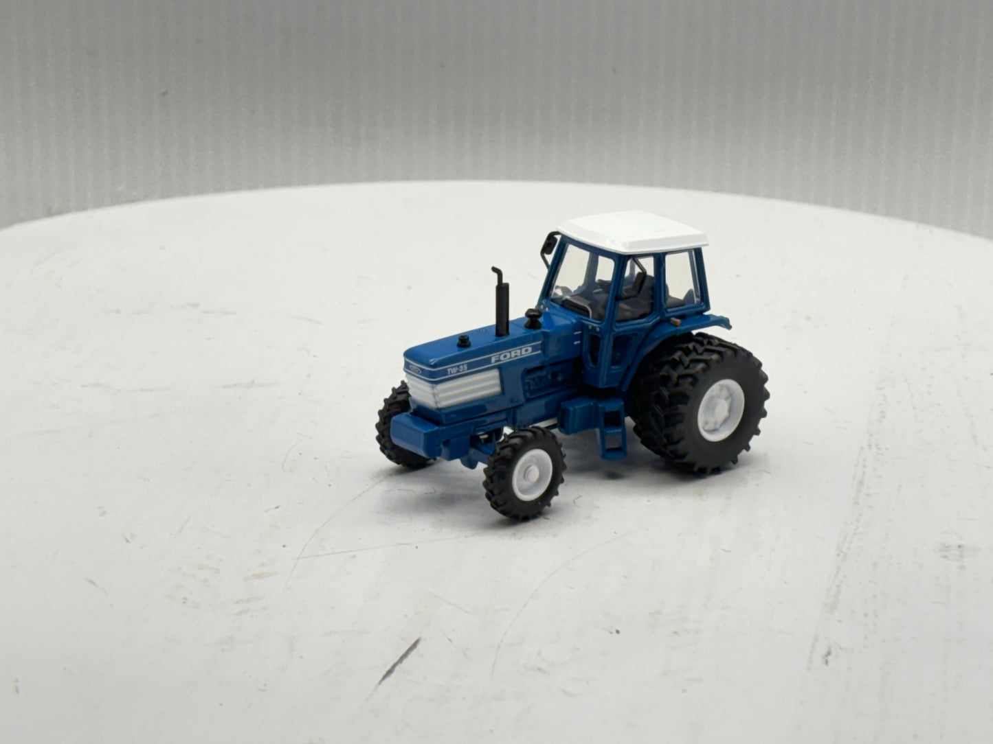 1/64 Ford TW-35 FWA