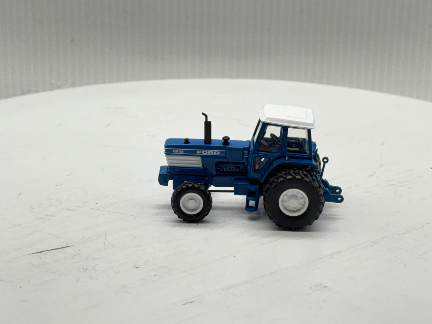 1/64 Ford TW-35 FWA