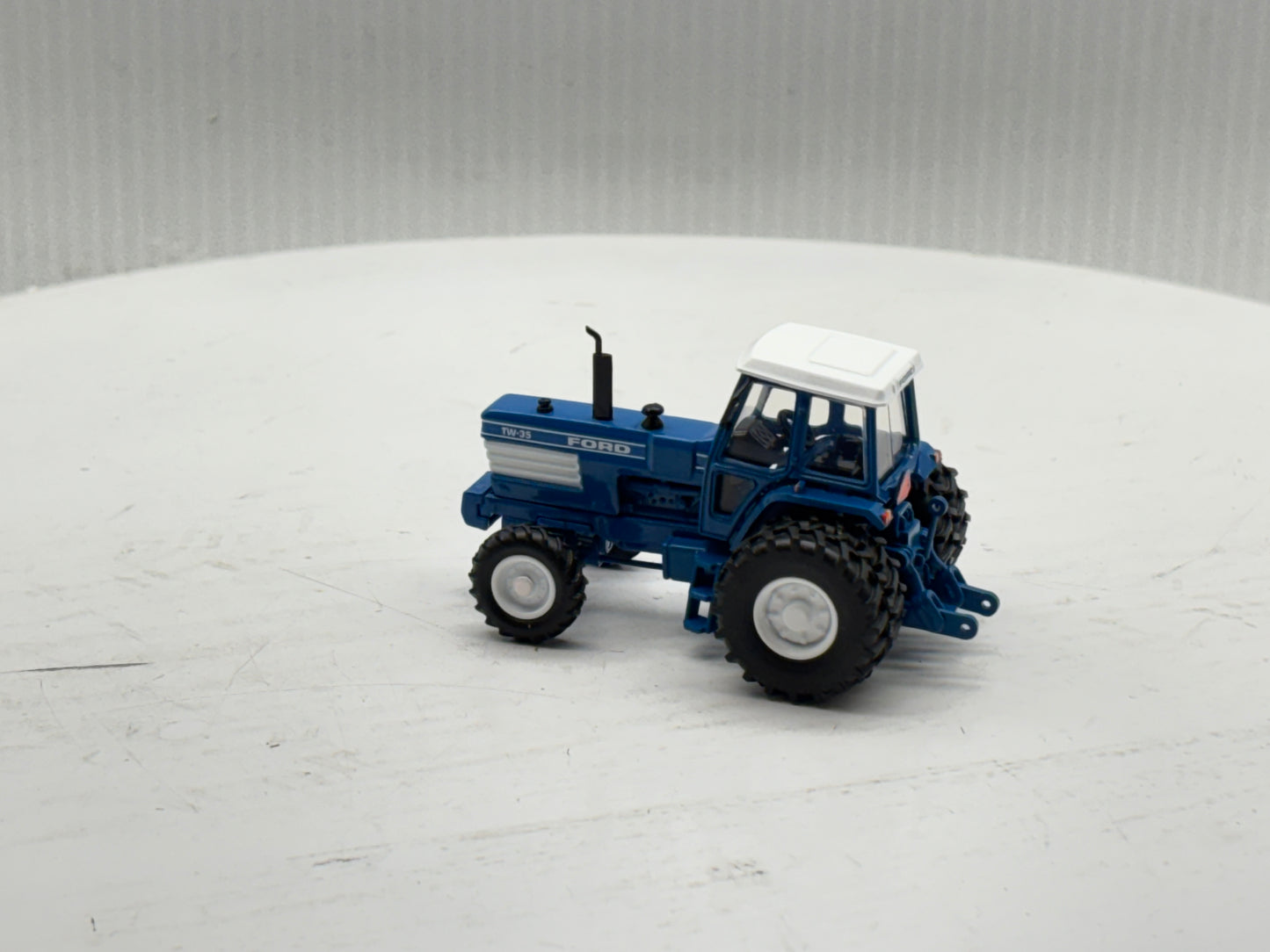 1/64 Ford TW-35 FWA