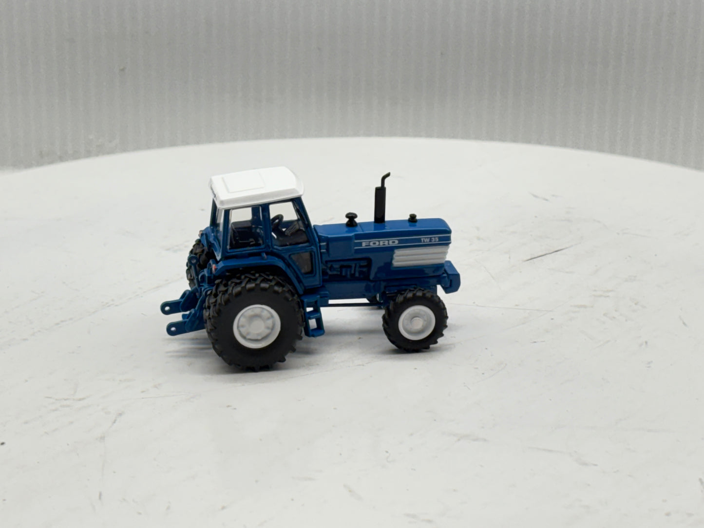 1/64 Ford TW-35 FWA