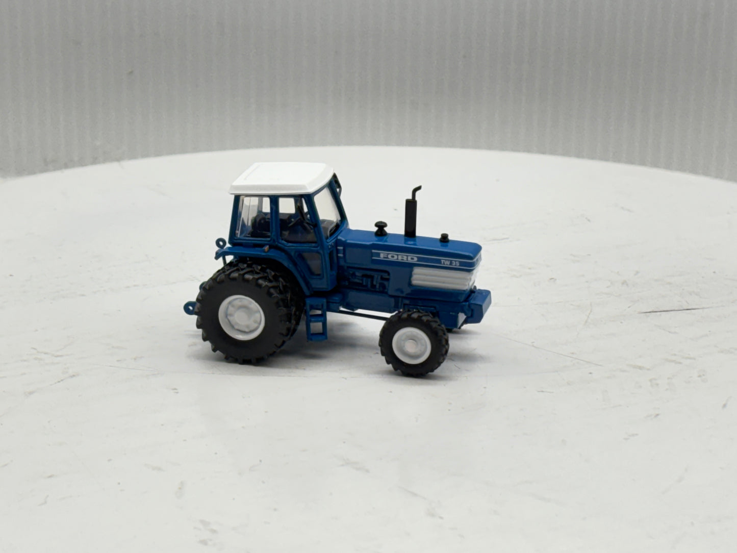 1/64 Ford TW-35 FWA
