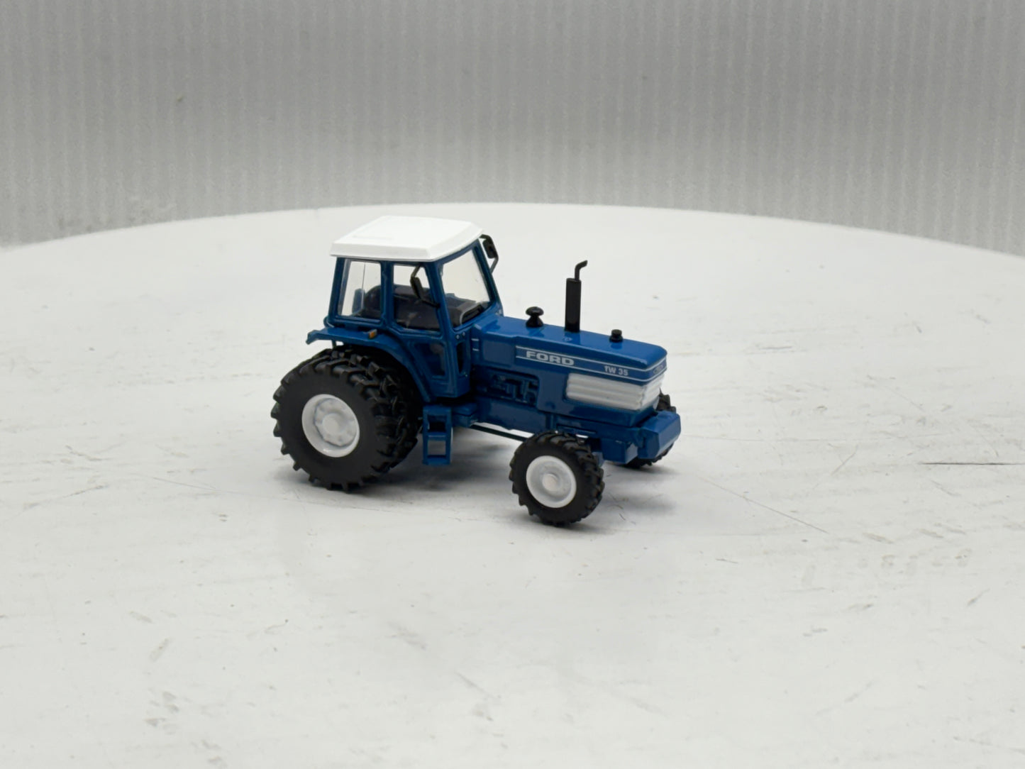 1/64 Ford TW-35 FWA