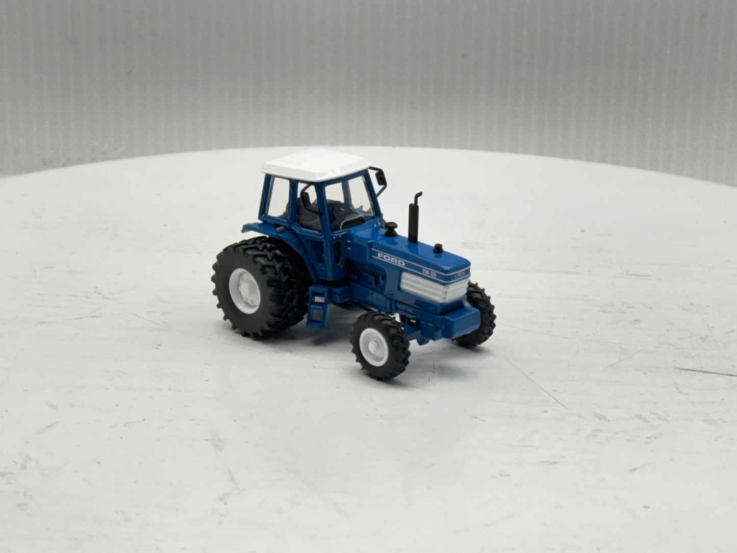 1/64 Ford TW-35 FWA