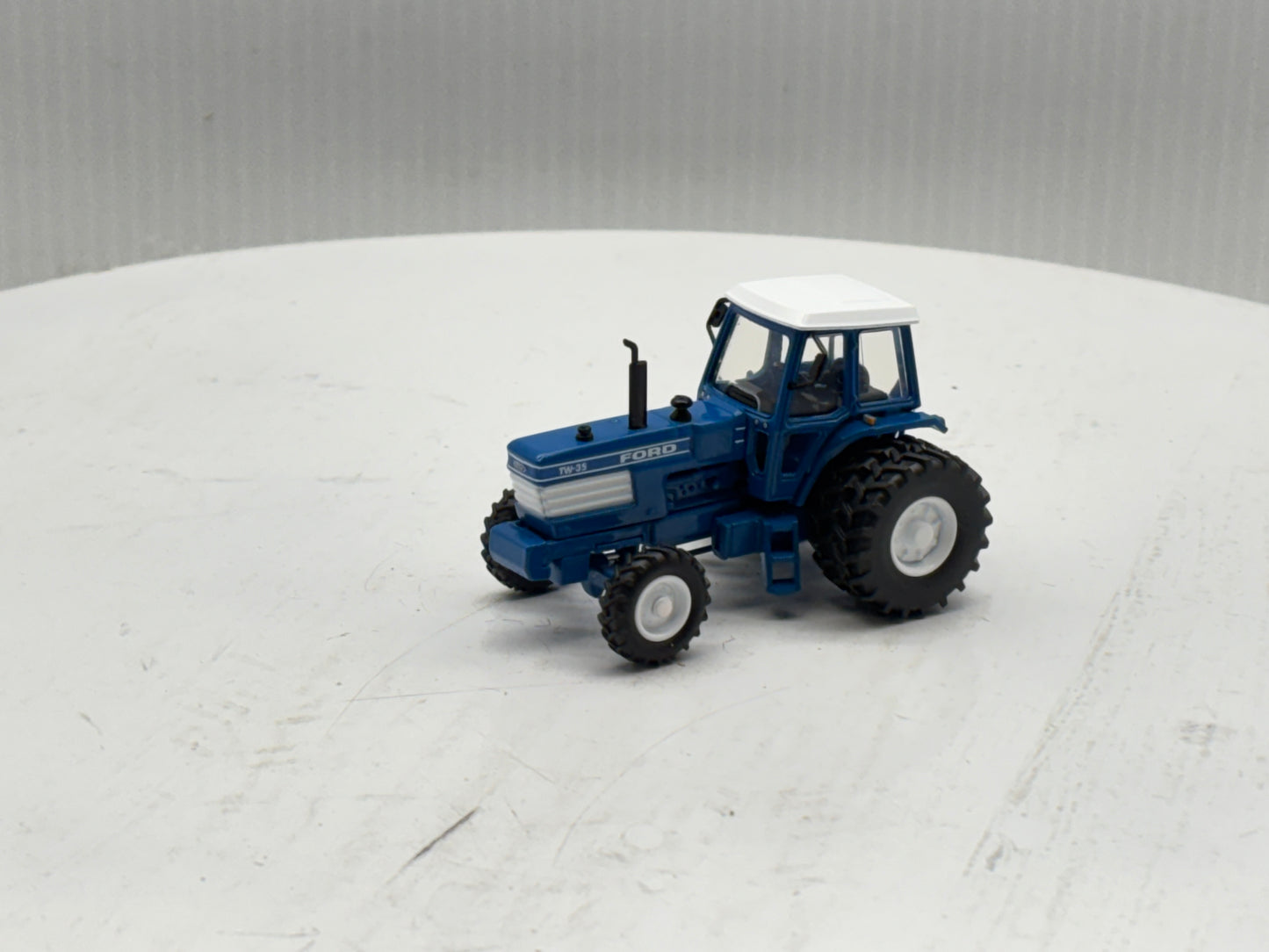 1/64 Ford TW-35 FWA