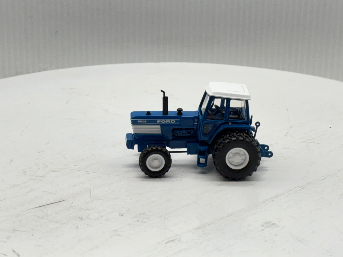 1/64 Ford TW-35 FWA