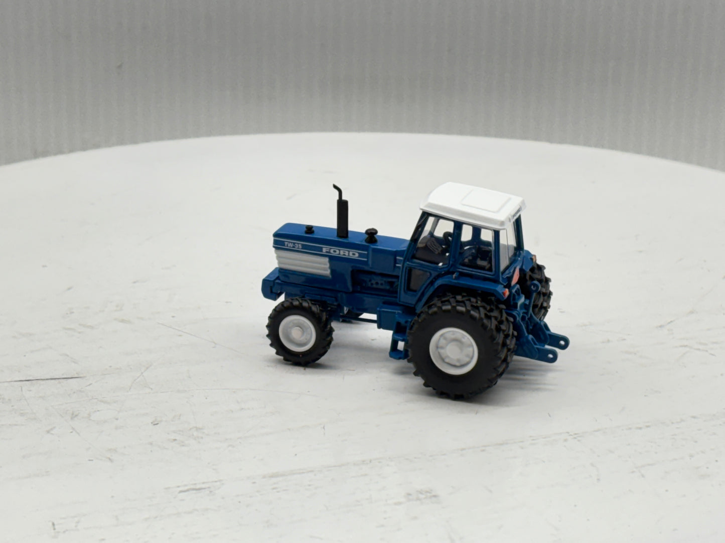 1/64 Ford TW-35 FWA