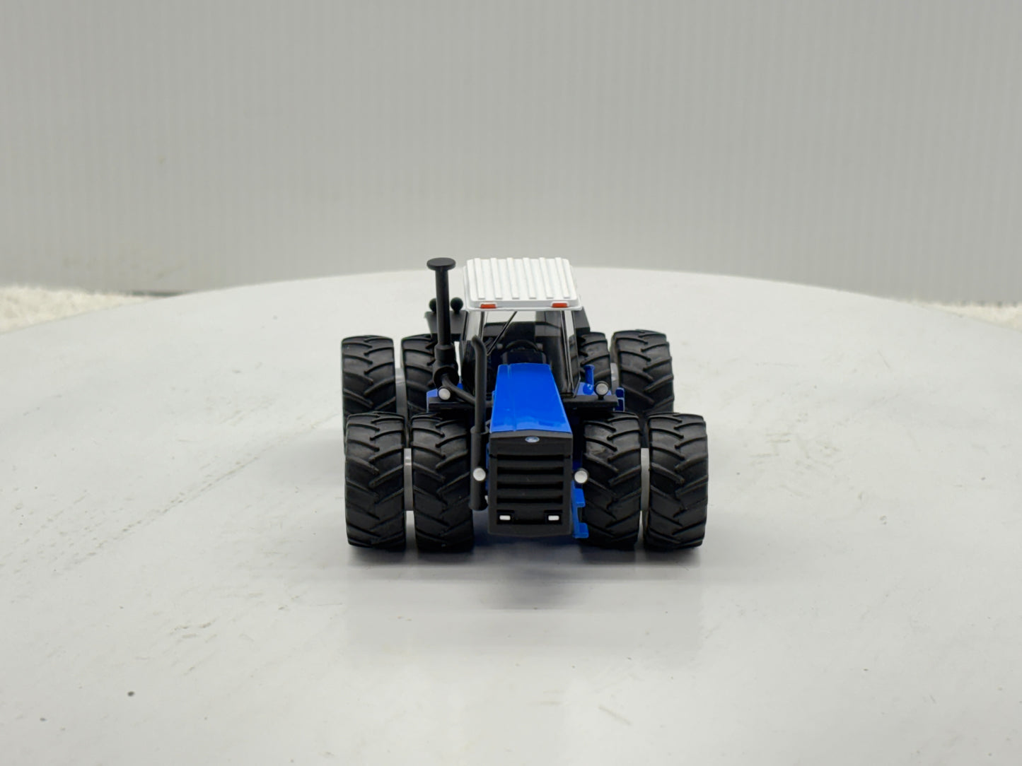 1/64 Ford Versatile 1156
