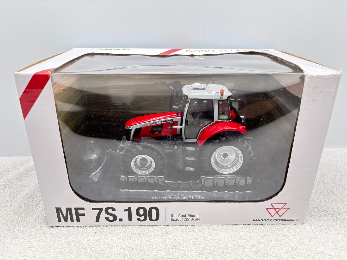 1/32 Massey Ferguson 7S.190 Red